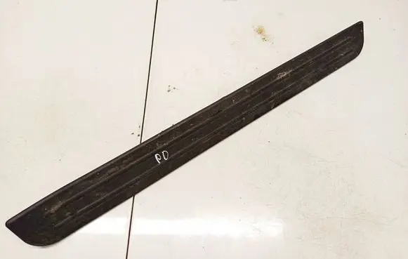 Mazda CX-7 Front sill trim cover EG21687E0