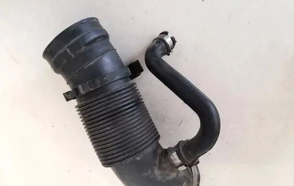 Alfa Romeo 147 Air intake hose/pipe 46741124