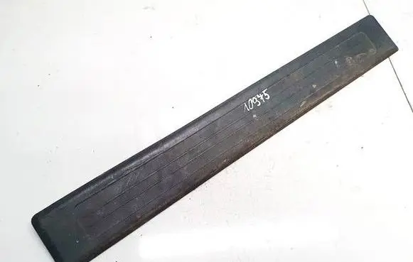 Mercedes-Benz GL X164 Front sill trim cover a1646800335