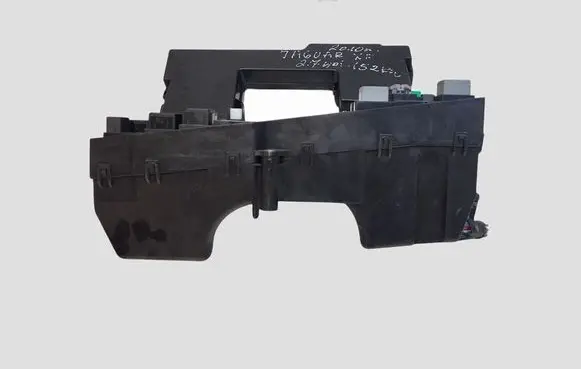 Jaguar XF X250 Fuse module 8X2T14290VD