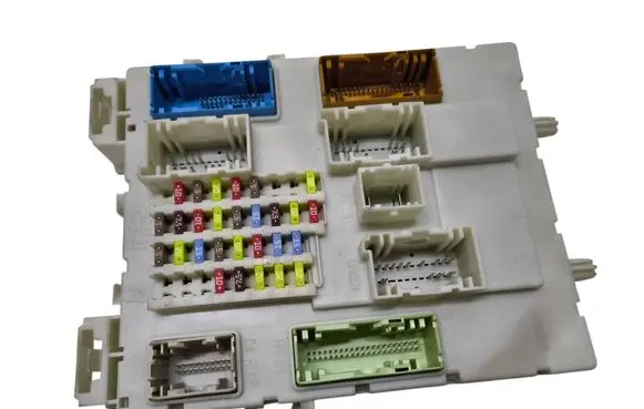 Ford Kuga II Fuse module DV6T14A073FE 2380005430 517605F09