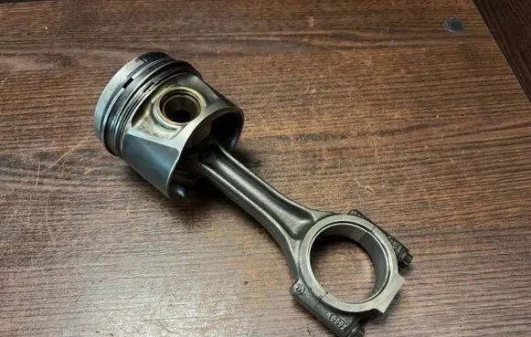 Volkswagen Crafter Piston 03L107065P 03L107065AG