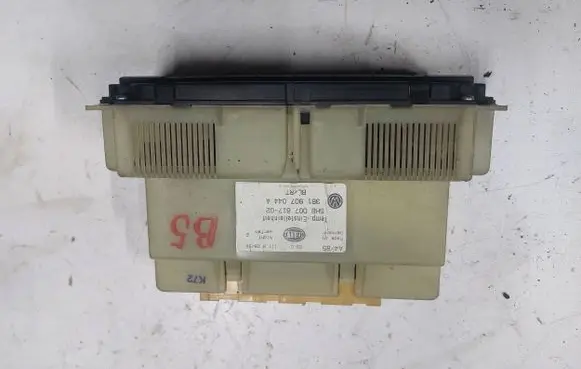 Volkswagen PASSAT B5 Climate control unit 3B1907044A 5HB00761702