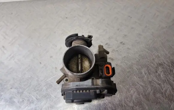 Volkswagen Sharan Throttle valve 037133064