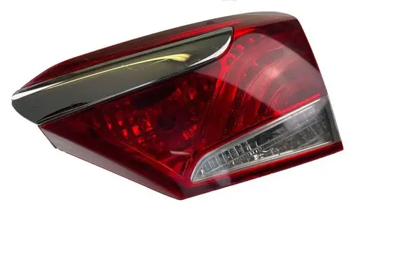 Hyundai i40 Tailgate rear/tail lights