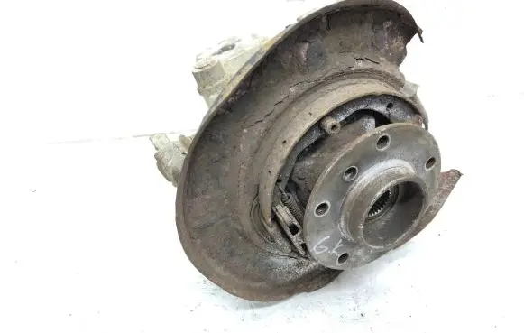 BMW 5 E39 Rear wheel hub