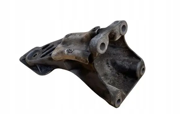 BMW 5 E60 E61 Engine mount bracket 6777056