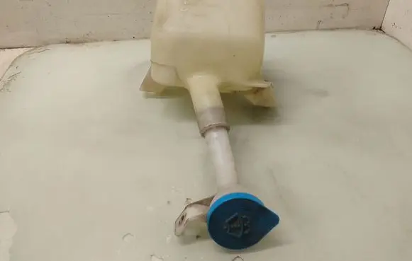 Honda Jazz Windshield washer fluid reservoir/tank 