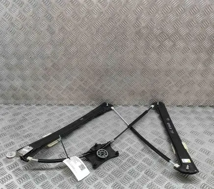 Volkswagen Tiguan Front door window regulator with motor 5NA837462A
