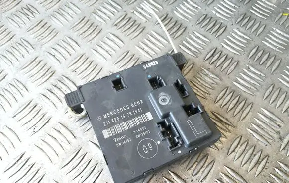 Mercedes-Benz E W211 Door control unit/module 2118201526