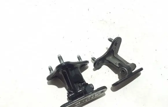 Mercedes-Benz GLE W167 Front door upper hinge A1677200406
