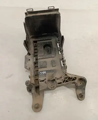 Volkswagen Caddy Battery tray 1K0915333
