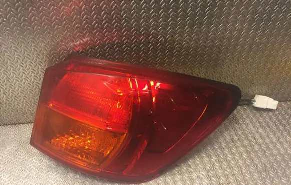 Lexus IS 220D-250-350 Rear/tail lights