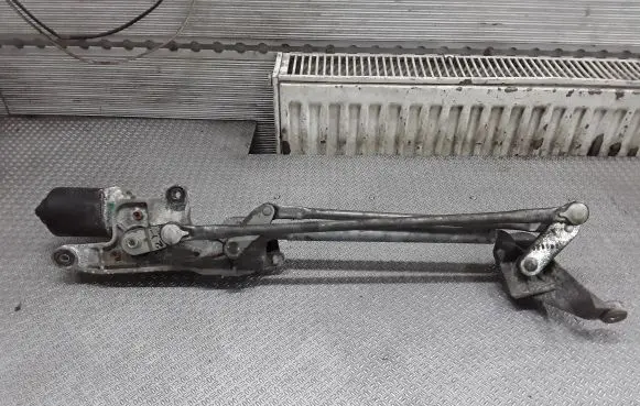 Mitsubishi Colt Front wiper linkage and motor 8250A153