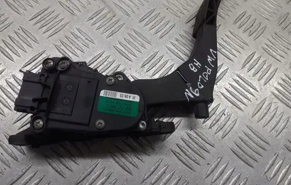 Volkswagen Polo IV 9N3 Accelerator throttle pedal 6Q1721503C