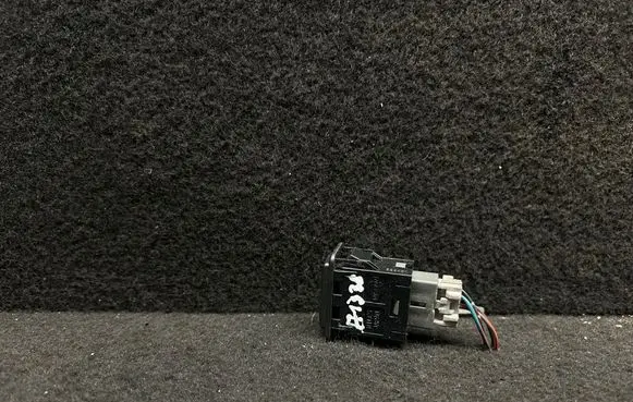 Nissan Primera ESP (stability program) switch 5224z