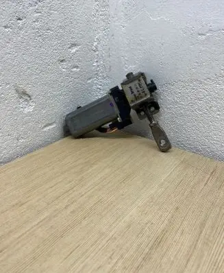 Volkswagen Touareg I Seat adjustment motor 0390203218 905415102 906004