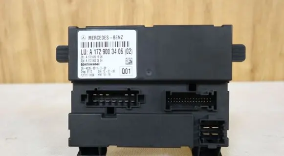 Mercedes-Benz SLK R172 Sunroof control unit/module 1729003406 A1729003406