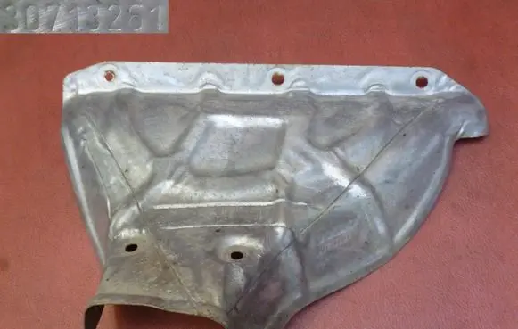 Volvo C30 Heat shield in engine bay 30713261