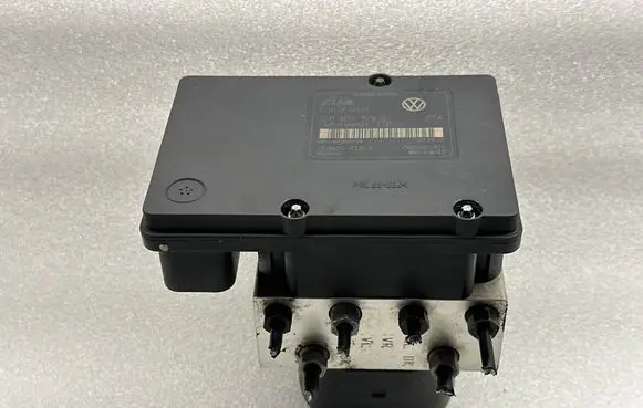 Volkswagen Touareg I ABS Pump 7L0907379G 7l0614111H 00008654D1