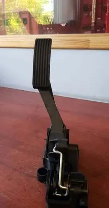Mercedes-Benz B W245 Accelerator throttle pedal 91754020