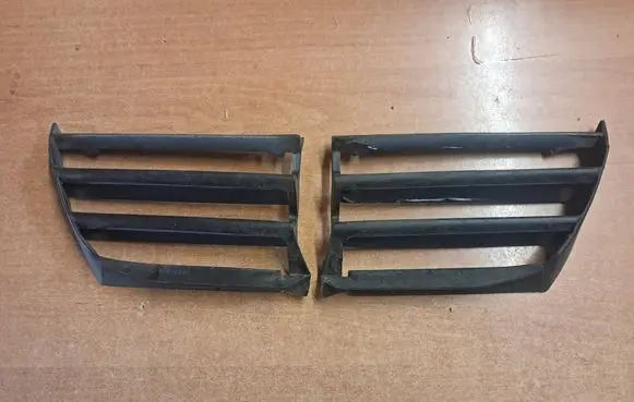 Mercedes-Benz S W126 Front bumper lower grill 1268840058