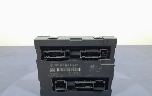 Audi A4 S4 B8 8K Comfort/convenience module 8K0907064AE