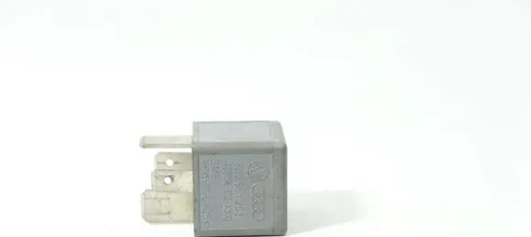 Audi A4 S4 B6 8E 8H Other relay 8D0951253