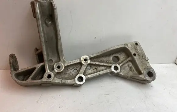 Volkswagen Golf V Front lower control arm/wishbone 1K0199296E