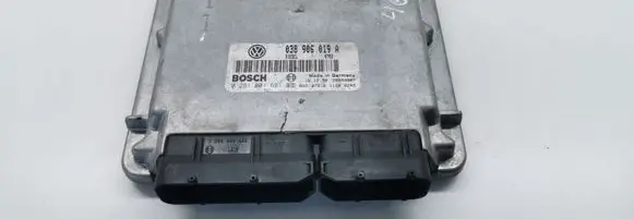 Volkswagen PASSAT B5 Engine control unit/module 038906019A 0281001691