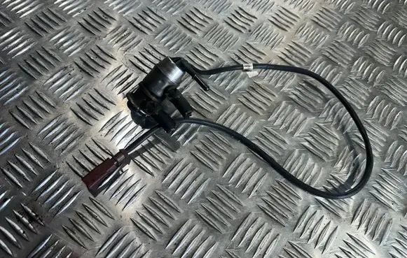 Audi Q5 SQ5 8R AdBlue injector 04L131113J