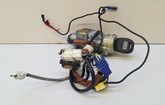 Subaru Outback Ignition lock X1T26171 88215SA000 5Z28