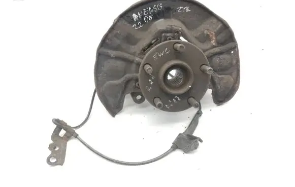 Toyota Avensis T250 Front wheel hub