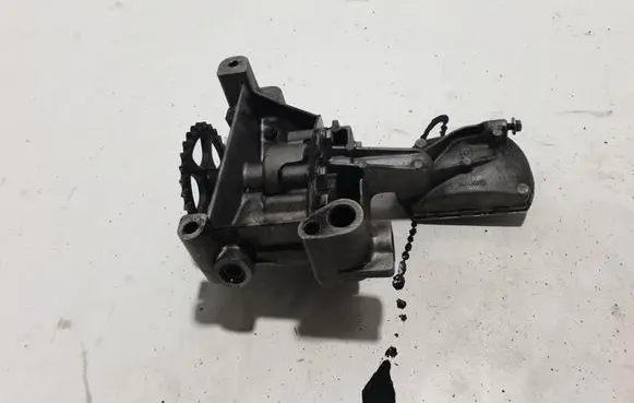 Volvo V50 Oil pump 9644350880