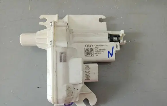 Audi A8 S8 D5 Front door soft close latching motor 4N0837059