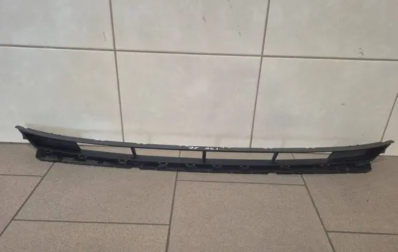 Hyundai i30 Front bumper lower grill 86561G4AA0