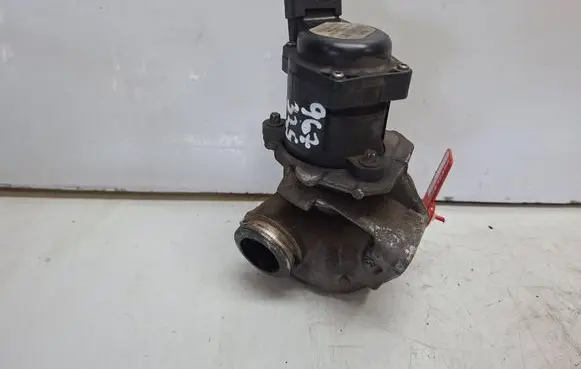 Peugeot 308 EGR valve S27647488 9673258680