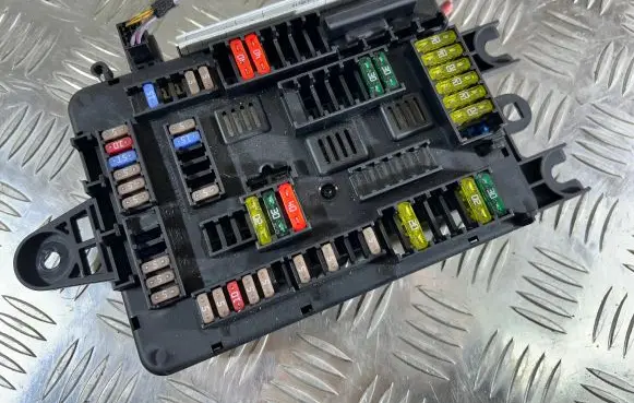 BMW 1 F20 F21 Fuse box set 9261111 19178000001
