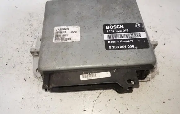BMW 7 E32 Engine control unit/module 0285006006 1137328018 1722603