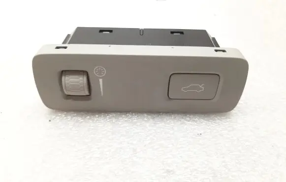 Volvo XC90 Tailgate opening switch 31481439