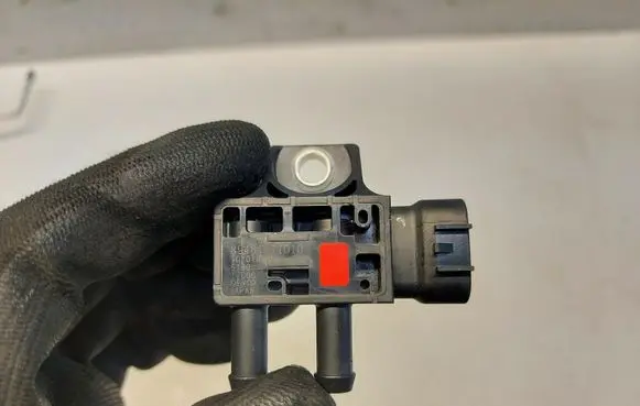 Toyota C-HR I Exhaust gas pressure sensor