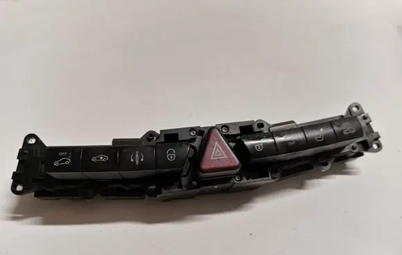 Mercedes-Benz S W220 Hazard light switch 2208217558
