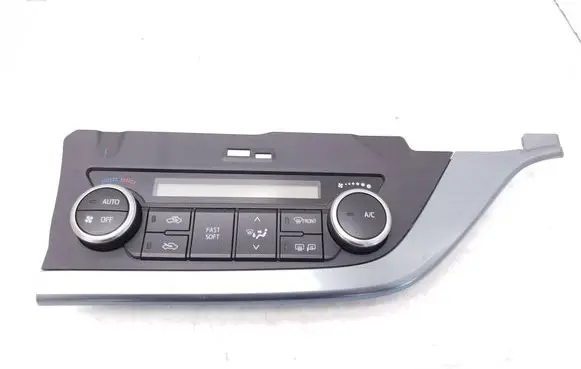 Toyota Auris E180 Climate control unit 75F542