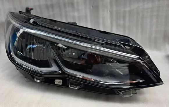 Volkswagen Golf VIII Headlight/headlamp 5H1941006C