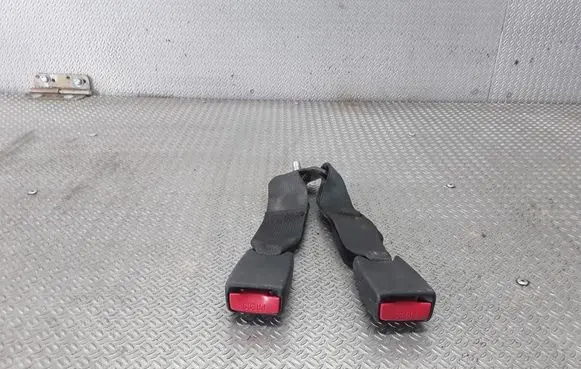 Nissan X-Trail T30 Middle seatbelt buckle (rear) 