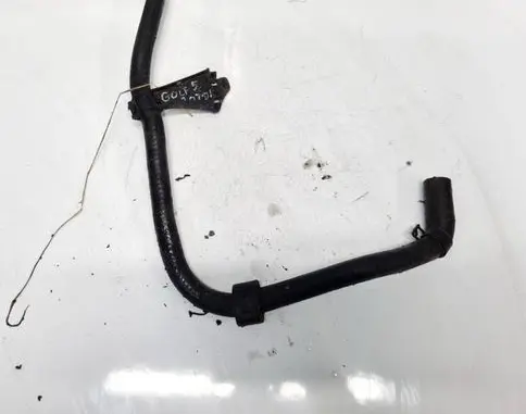 Volkswagen Golf V Engine coolant pipe/hose 1K0133687B
