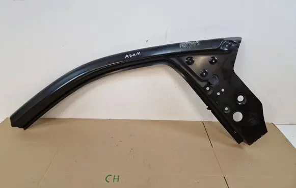 Opel Adam Pillar (middle) 