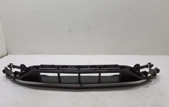 Front bumper lip