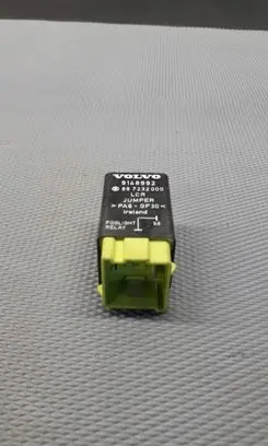 Volvo S70 V70 V70 XC Fuel pump relay 9148992
