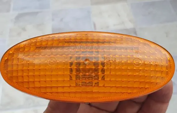 Nissan Almera Tino Front fender indicator light 23676210 26160